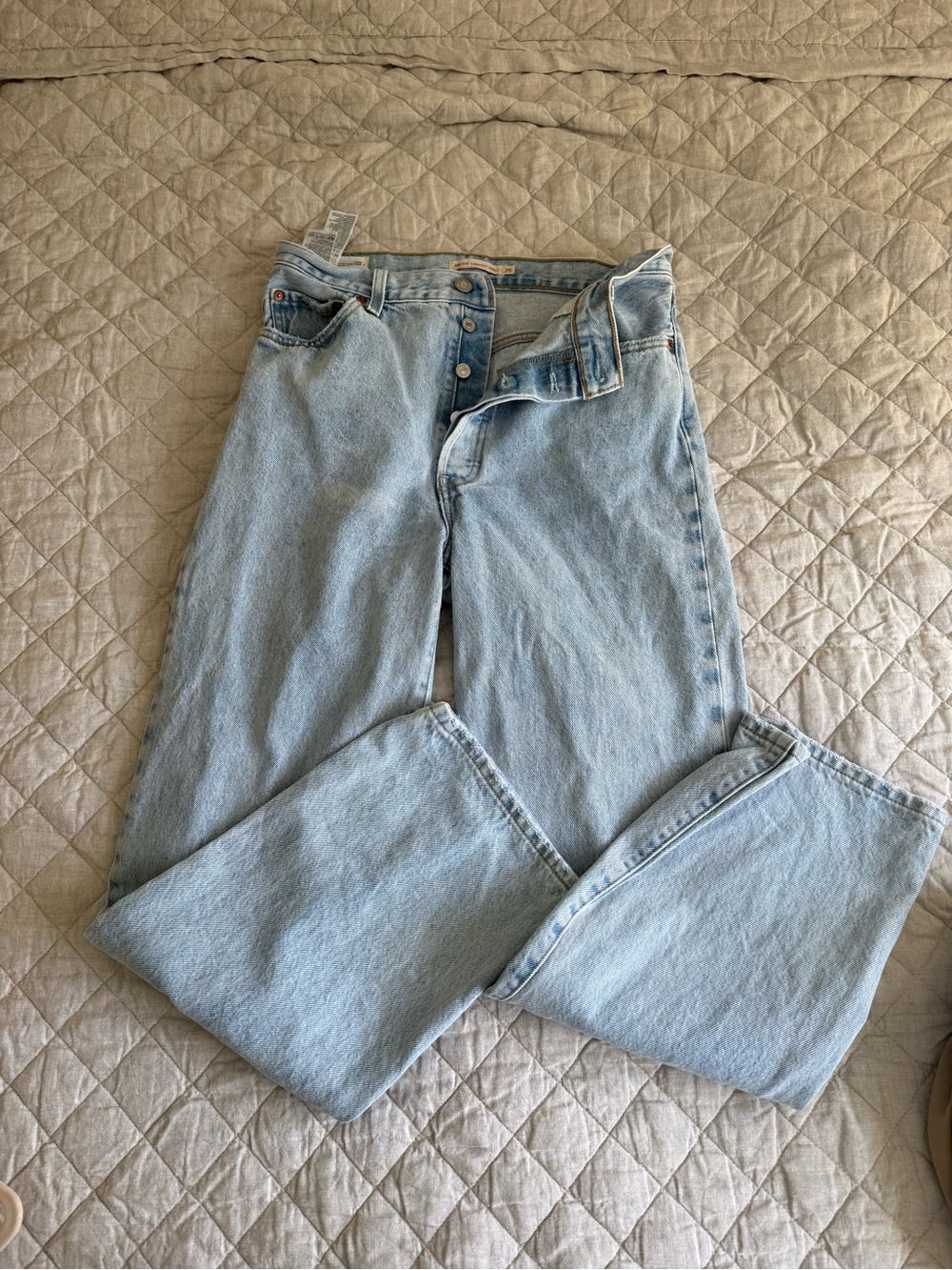 Levi’s 90s pinch waist Light Wash Women’s Jeans – Classic High-Rise Slim Fit